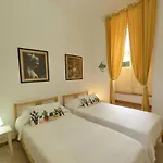 Vakantiehuis Vacation With Private Pool, Floridia