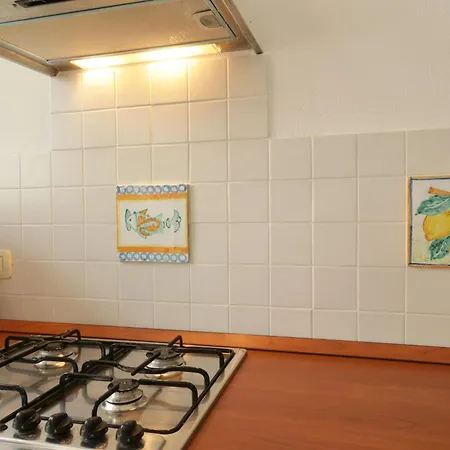 Vacation With Private Pool, 度假居 *