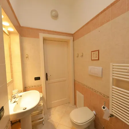 Vacation With Private Pool, 度假居