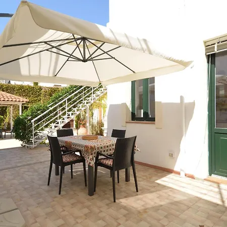 Casa vacanze Vacation With Private Pool, Floridia