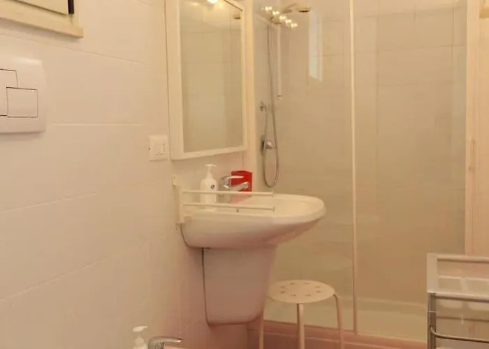 Vacation With Private Pool, Casa vacanze