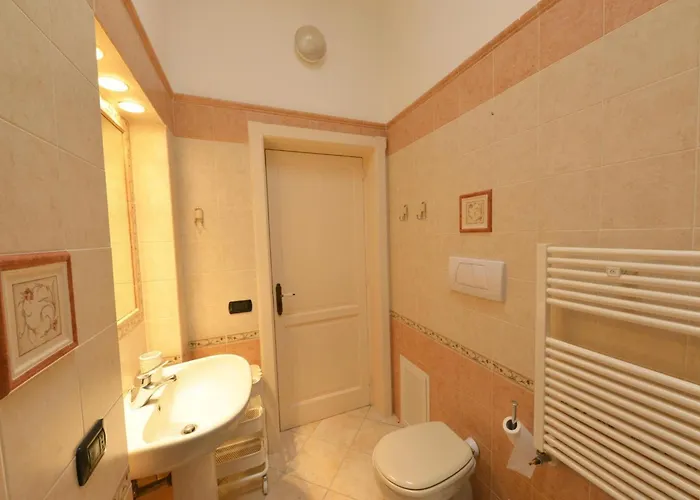 Vacation With Private Pool, Casa vacanze