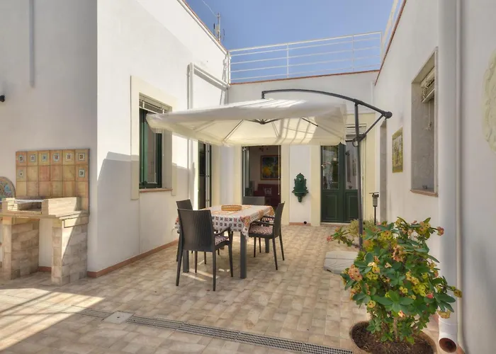 Vacation With Private Pool, Casa vacanze *